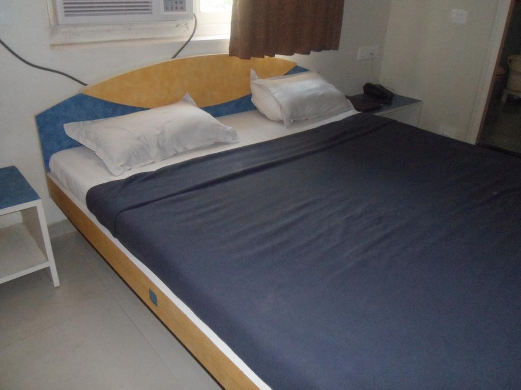 Hotel Dudawat Ahmedabad Rom bilde