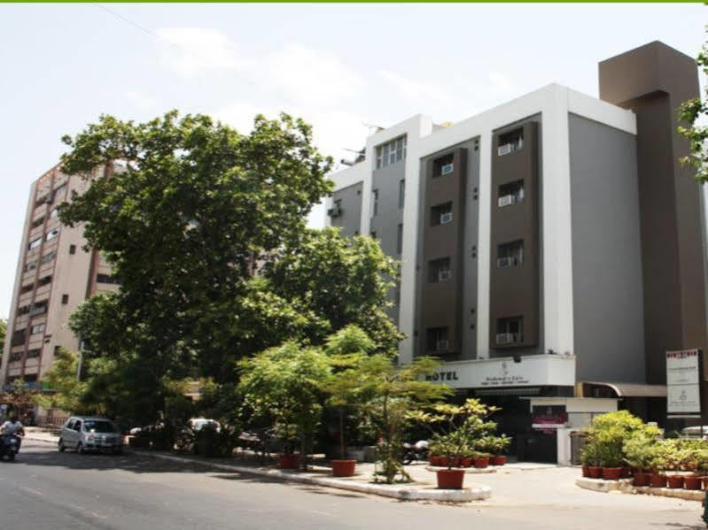 Hotel Dudawat Ahmedabad Eksteriør bilde