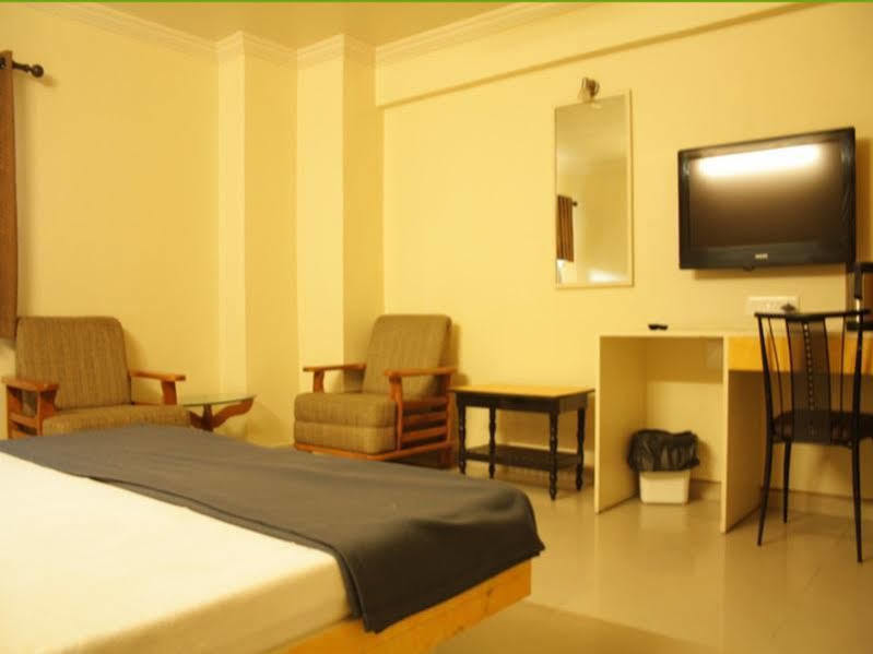 Hotel Dudawat Ahmedabad Eksteriør bilde