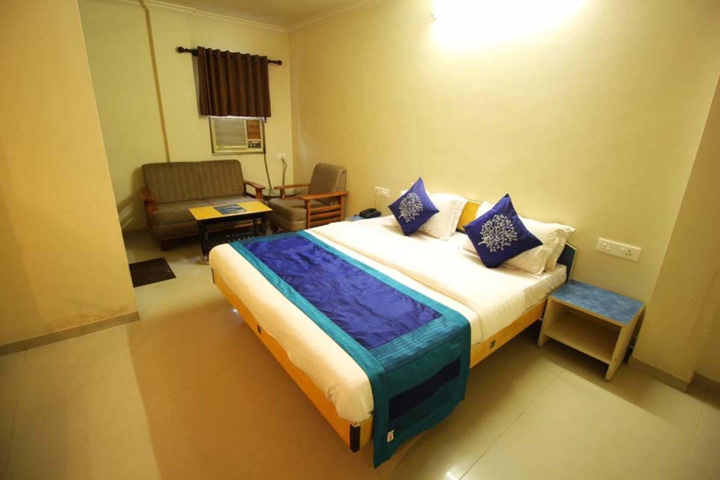 Hotel Dudawat Ahmedabad Eksteriør bilde